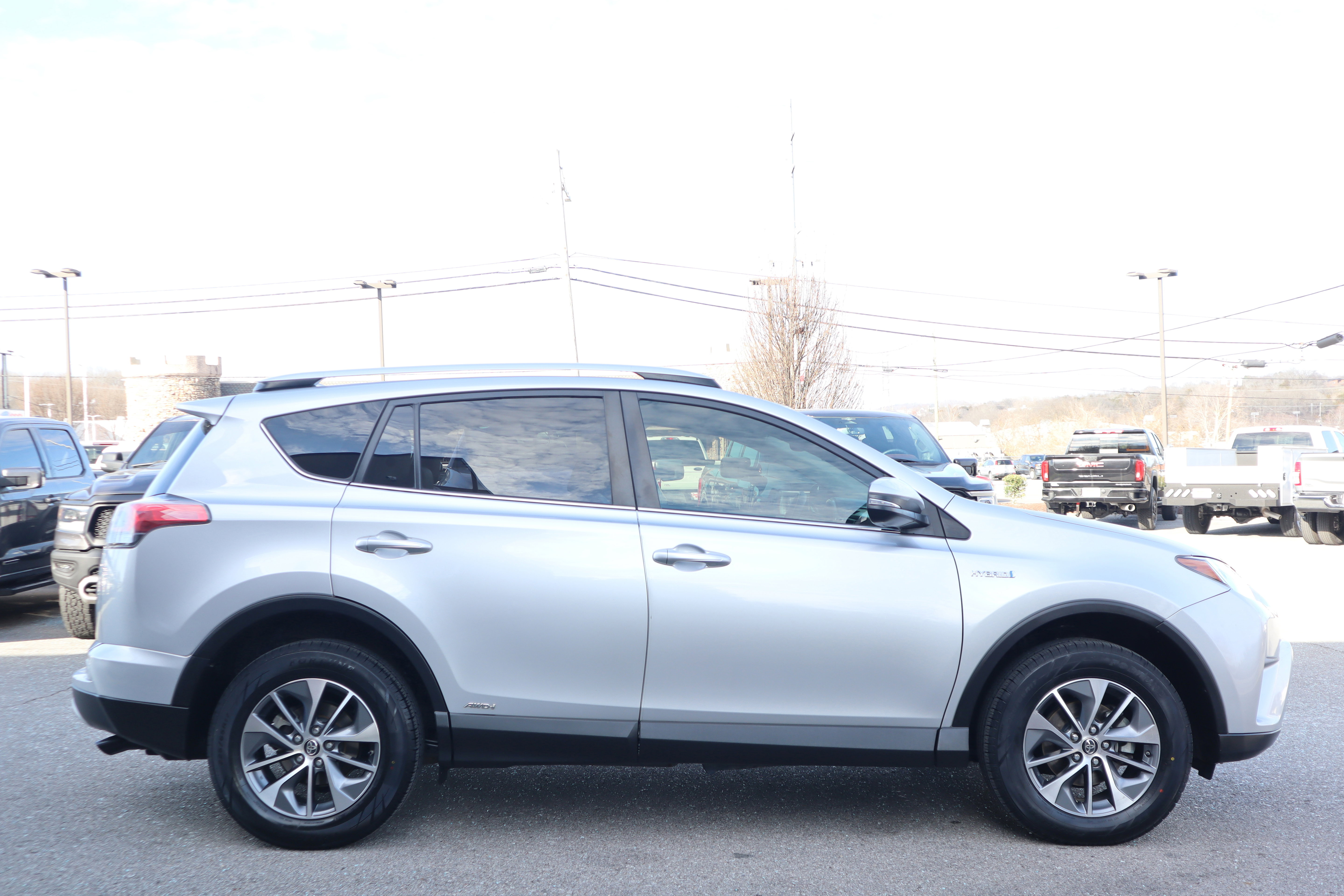 Used 2016 Toyota RAV4 XLE image 6