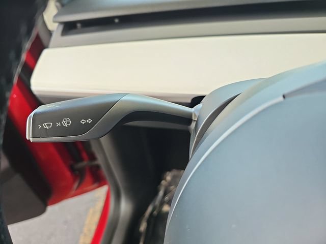 Used 2022 Tesla Model Y Performance AWD/4WD image 36