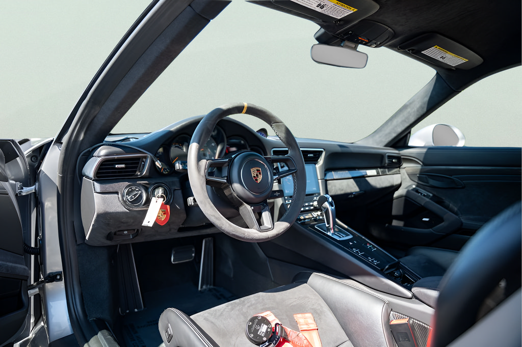 Used 2018 Porsche 911 GT2 RS RWD image 27