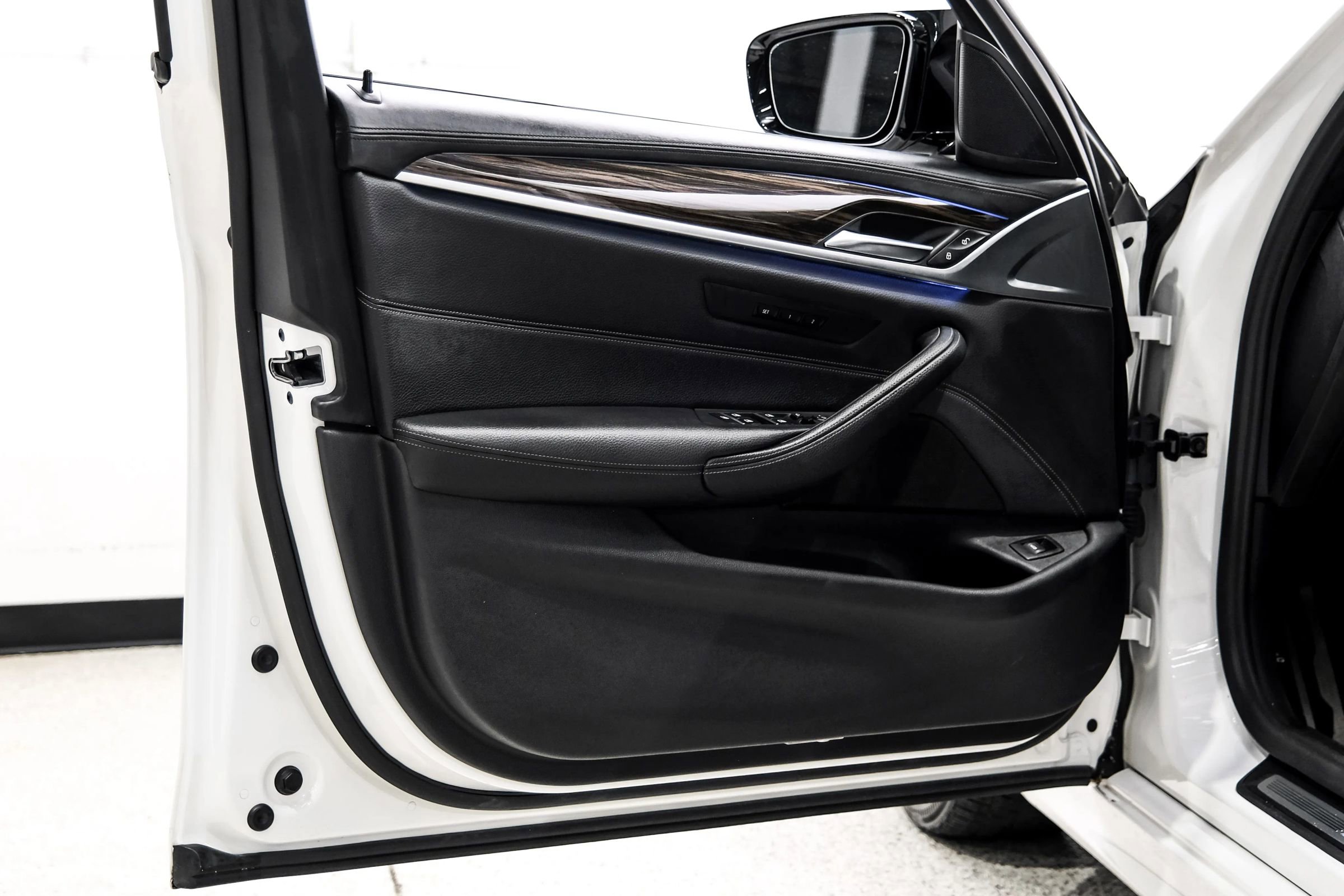 Used 2018 BMW 540i w/ M Sport Package RWD image 52