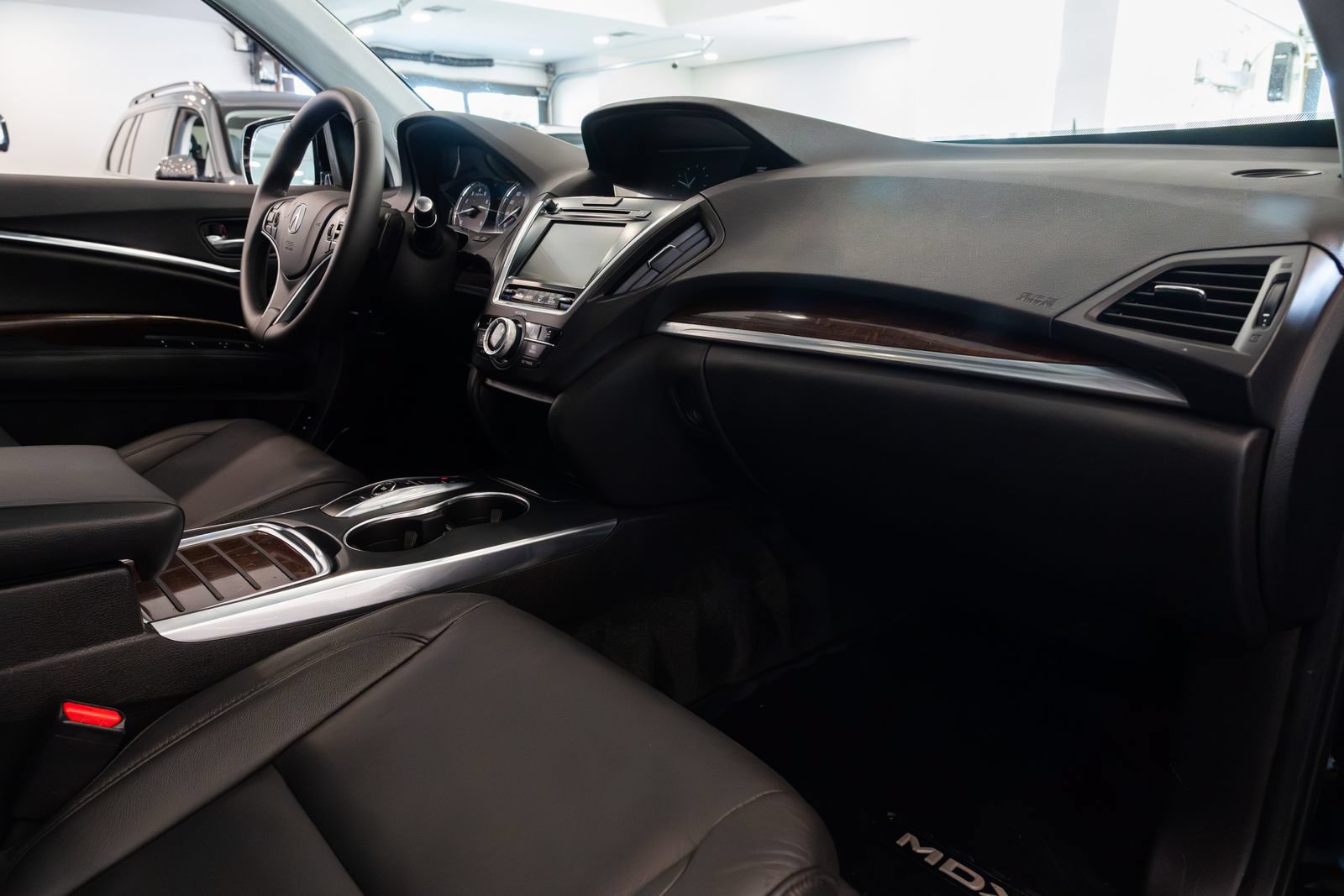 Used 2017 Acura MDX SH-AWD image 27