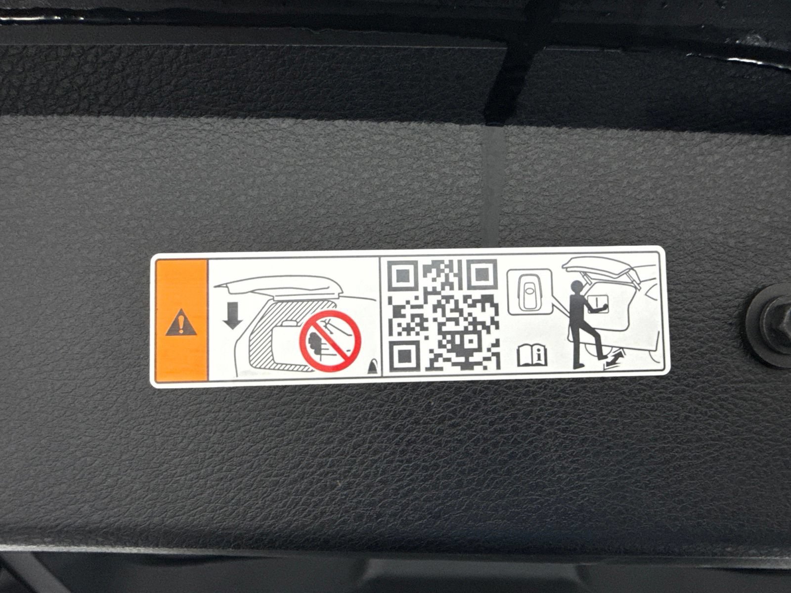 Used 2025 Toyota Sienna XLE FWD image 52