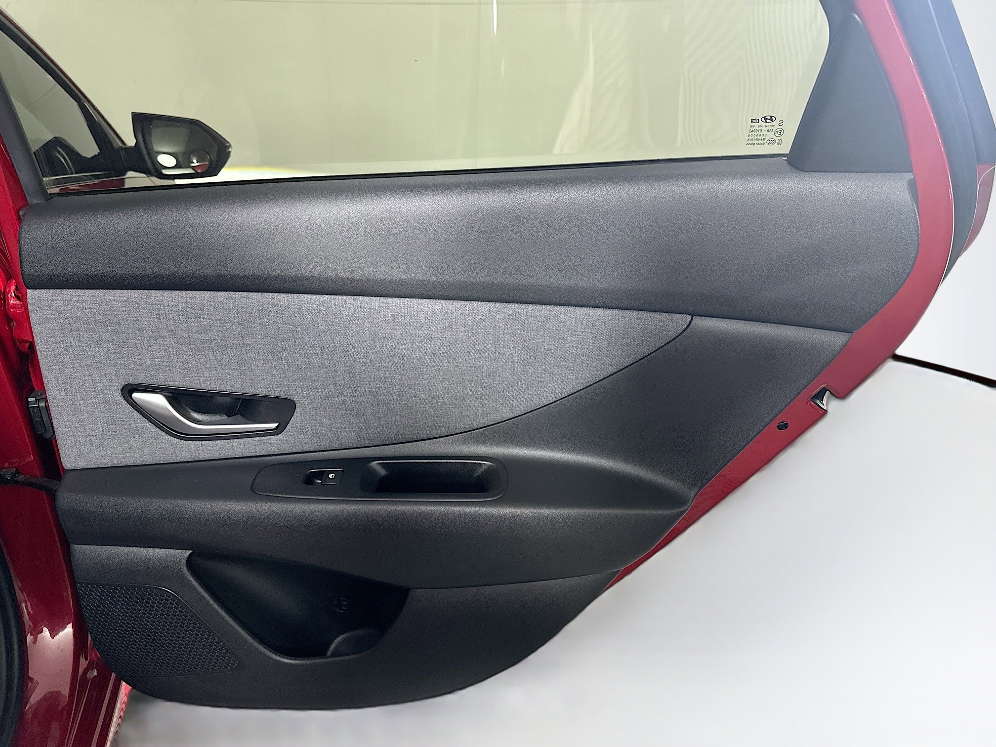 Used 2023 Hyundai Elantra Limited w/ Preferred Accessory Package image 30