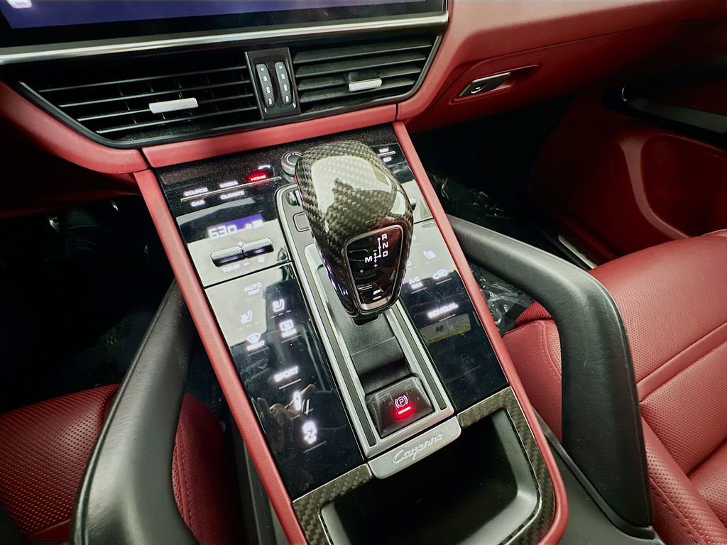 Used 2022 Porsche Cayenne S Platinum image 17