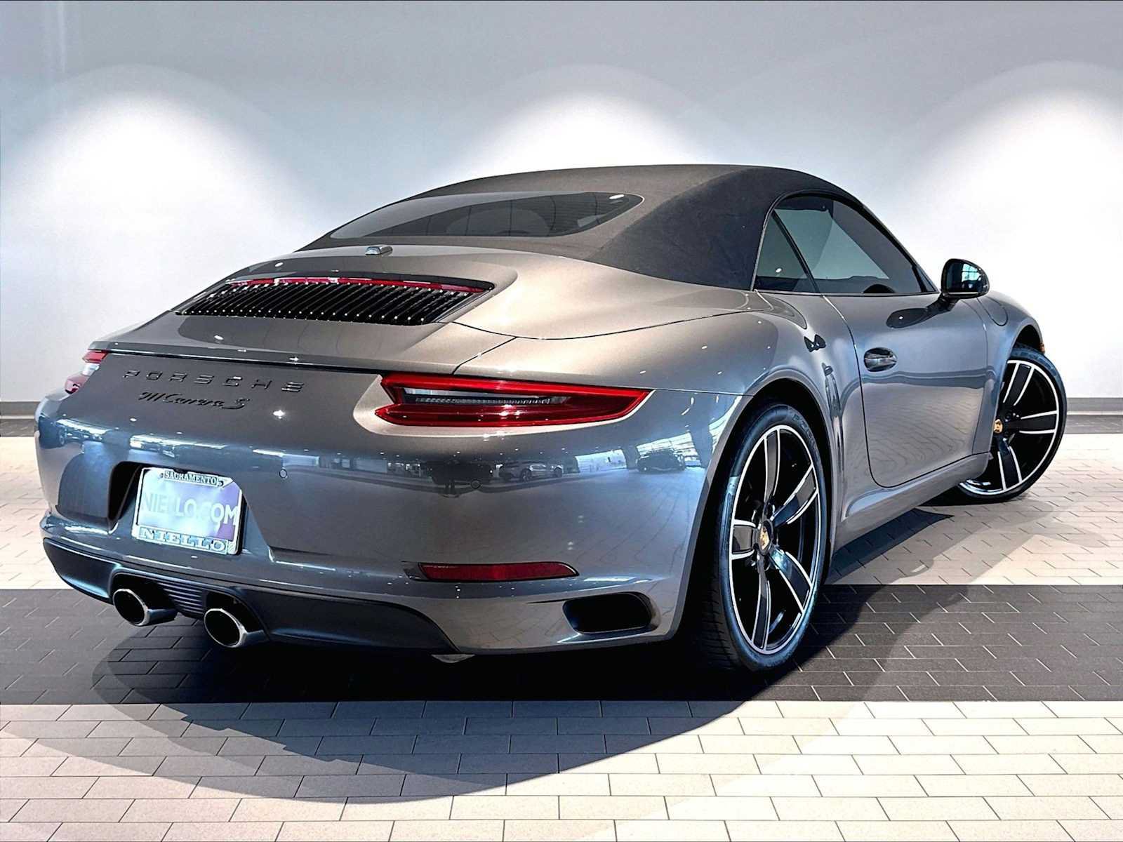 Used 2017 Porsche 911 Carrera S RWD image 11