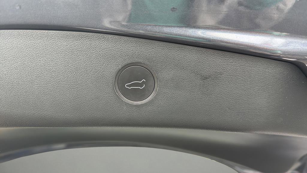 Used 2023 Tesla Model 3 Performance image 18