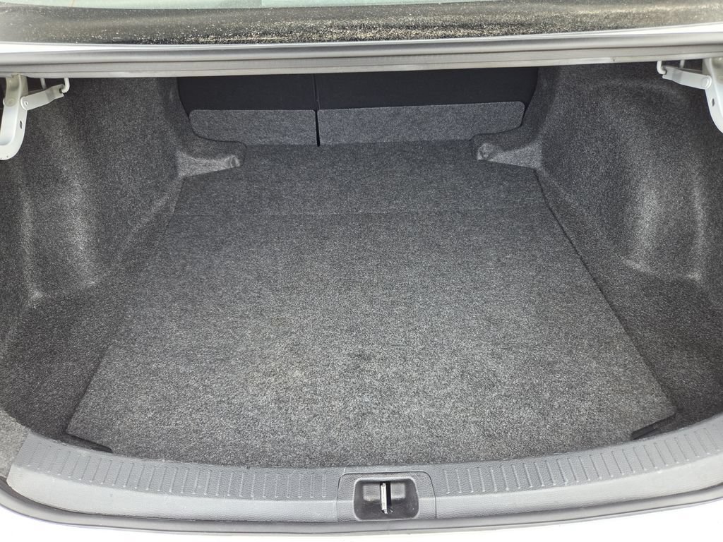 Used 2025 Toyota Corolla LE FWD image 27