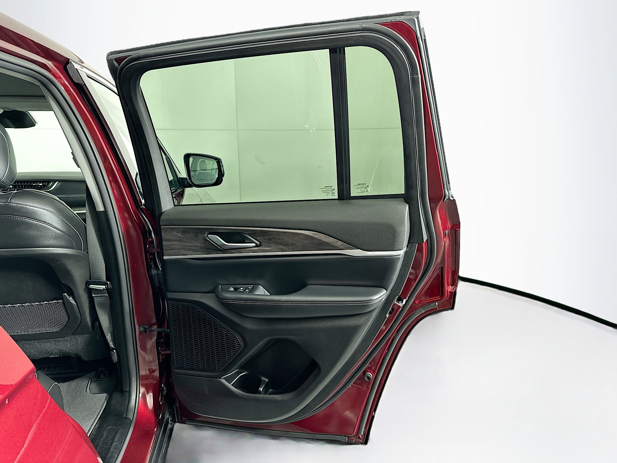 Used 2023 Jeep Grand Cherokee Limited image 30