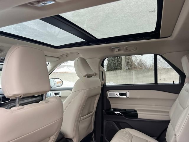 Certified 2024 Ford Explorer Platinum w/ Technology Package image 18