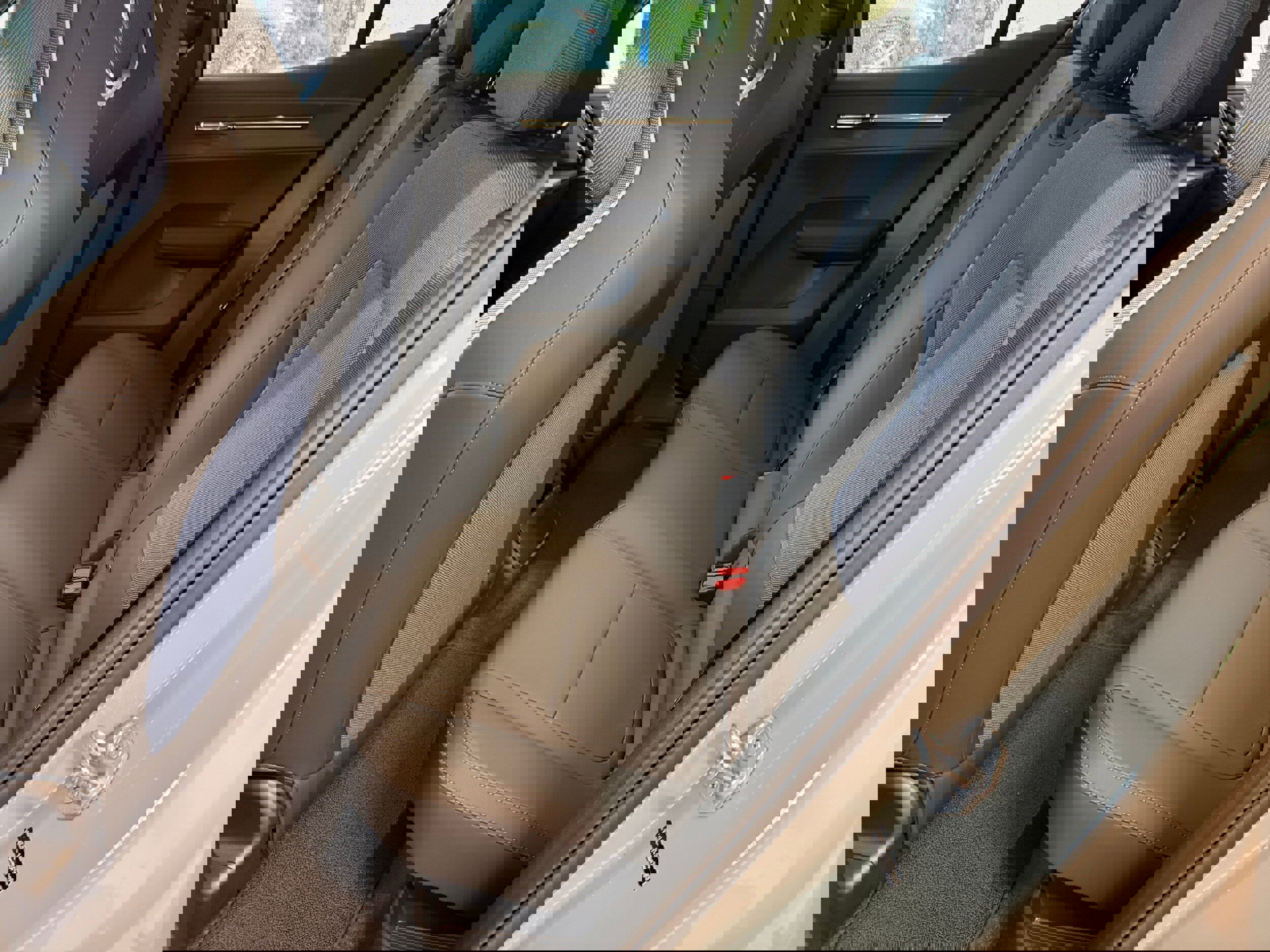 Certified 2025 Volvo EX30 Ultra image 29