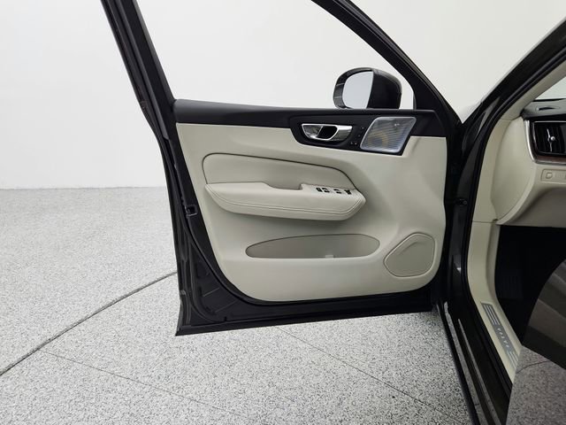 Used 2018 Volvo XC60 T6 Inscription w/ Luxury Seat Package image 37