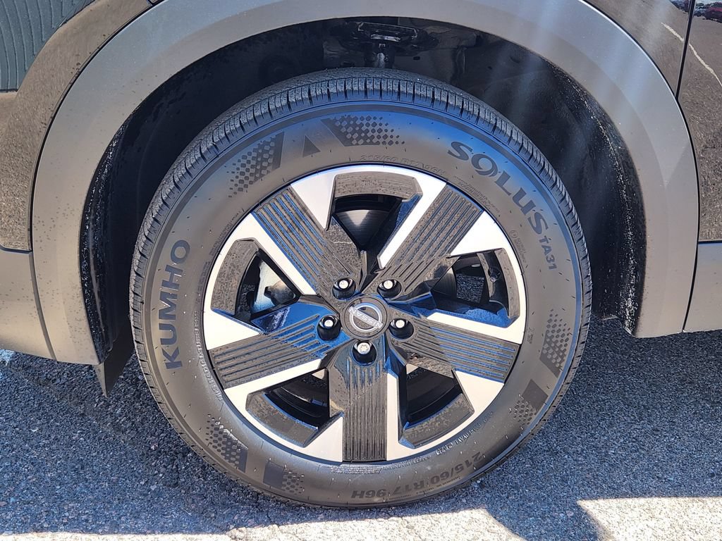 Certified 2025 Nissan Kicks SV AWD/4WD image 9