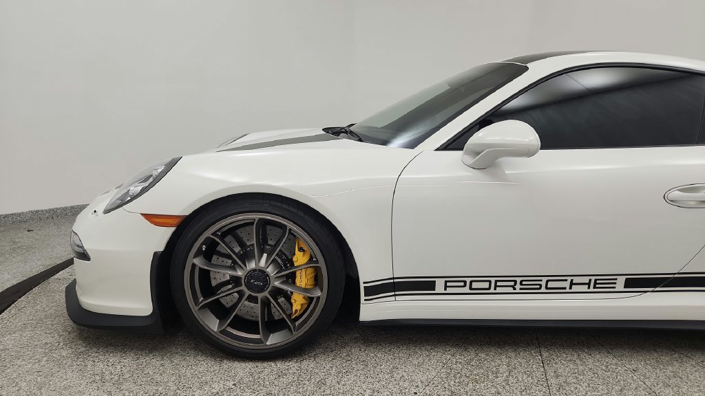 Used 2015 Porsche 911 GT3 RWD image 3