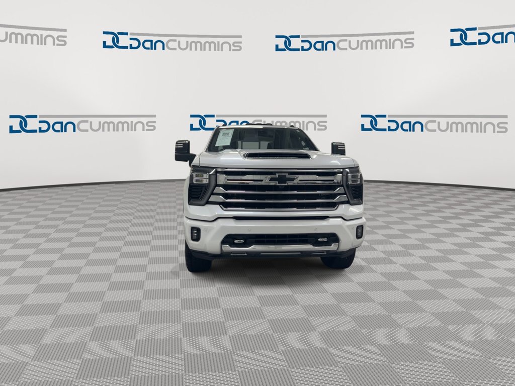Used 2024 Chevrolet Silverado 2500 High Country w/ Technology Package AWD/4WD image 3