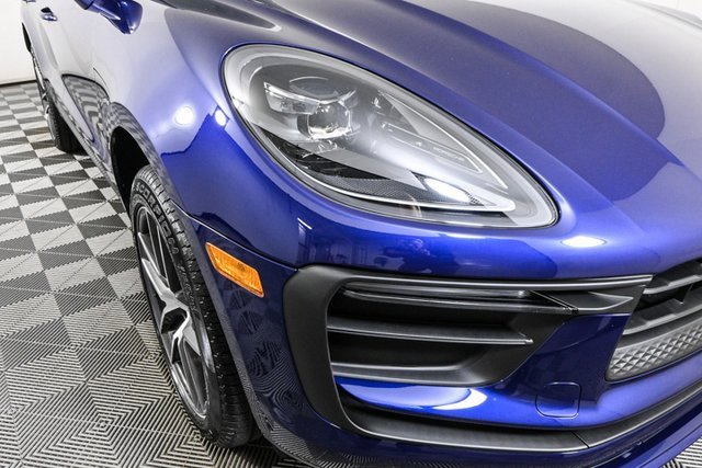 Used 2025 Porsche Macan image 37