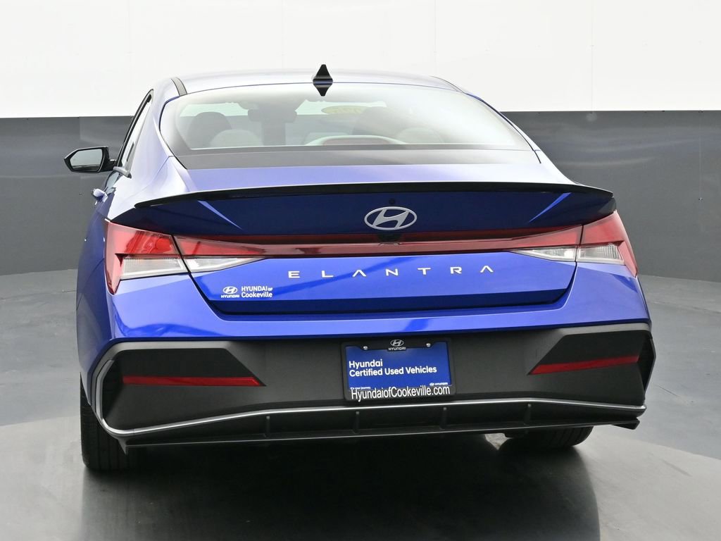 Certified 2025 Hyundai Elantra Sport image 4