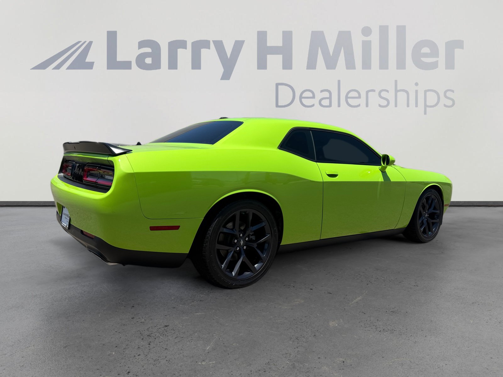 Used 2023 Dodge Challenger R/T w/ Blacktop Package RWD image 5