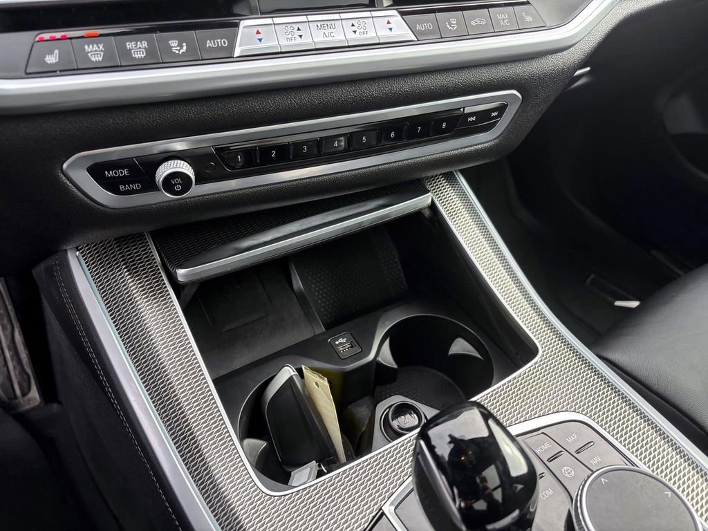 Used 2022 BMW X5 xDrive40i w/ M Sport Package image 22