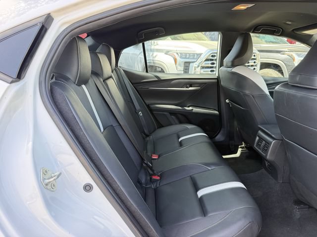 Used 2025 Toyota Camry SE FWD image 32