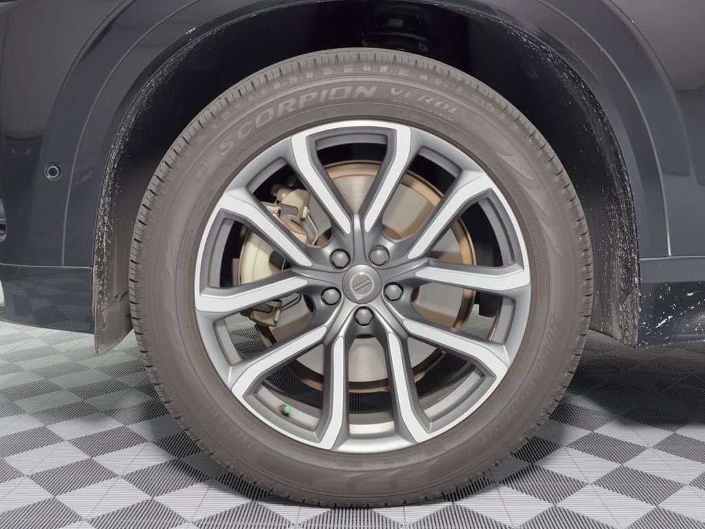 Used 2019 Volvo XC90 T6 Momentum w/ Protection Package Premier AWD/4WD image 13