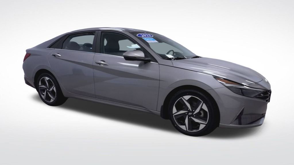 Used 2023 Hyundai Elantra Limited image 17