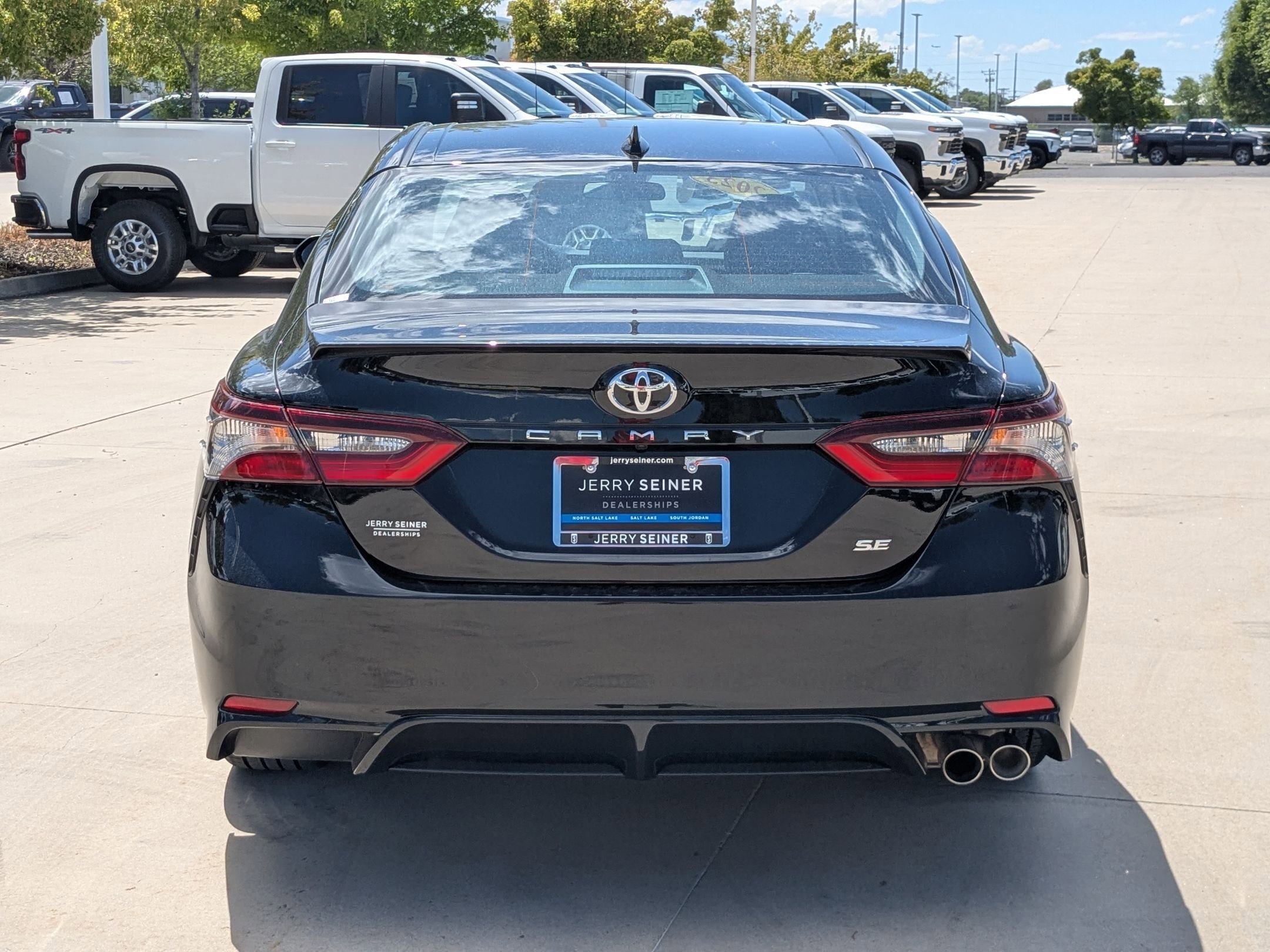 Used 2023 Toyota Camry SE FWD image 5