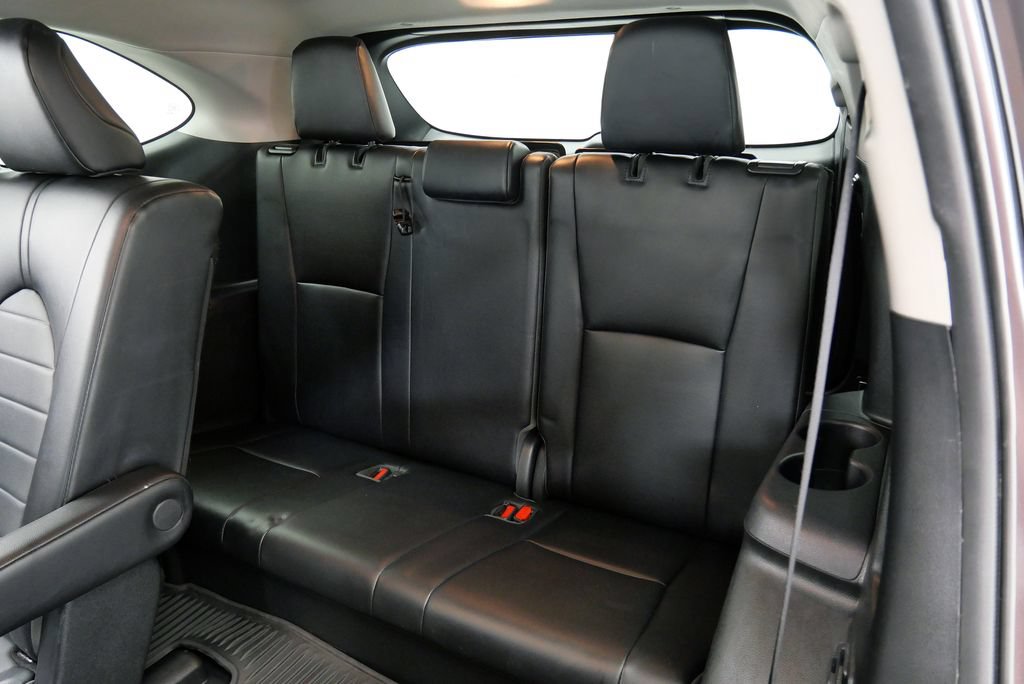 Used 2021 Toyota Highlander XLE AWD/4WD image 22