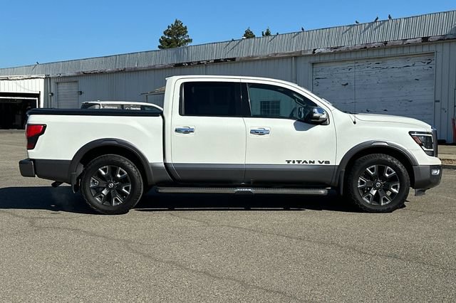Used 2020 Nissan Titan Platinum Reserve w/ Moonroof Package RWD image 3