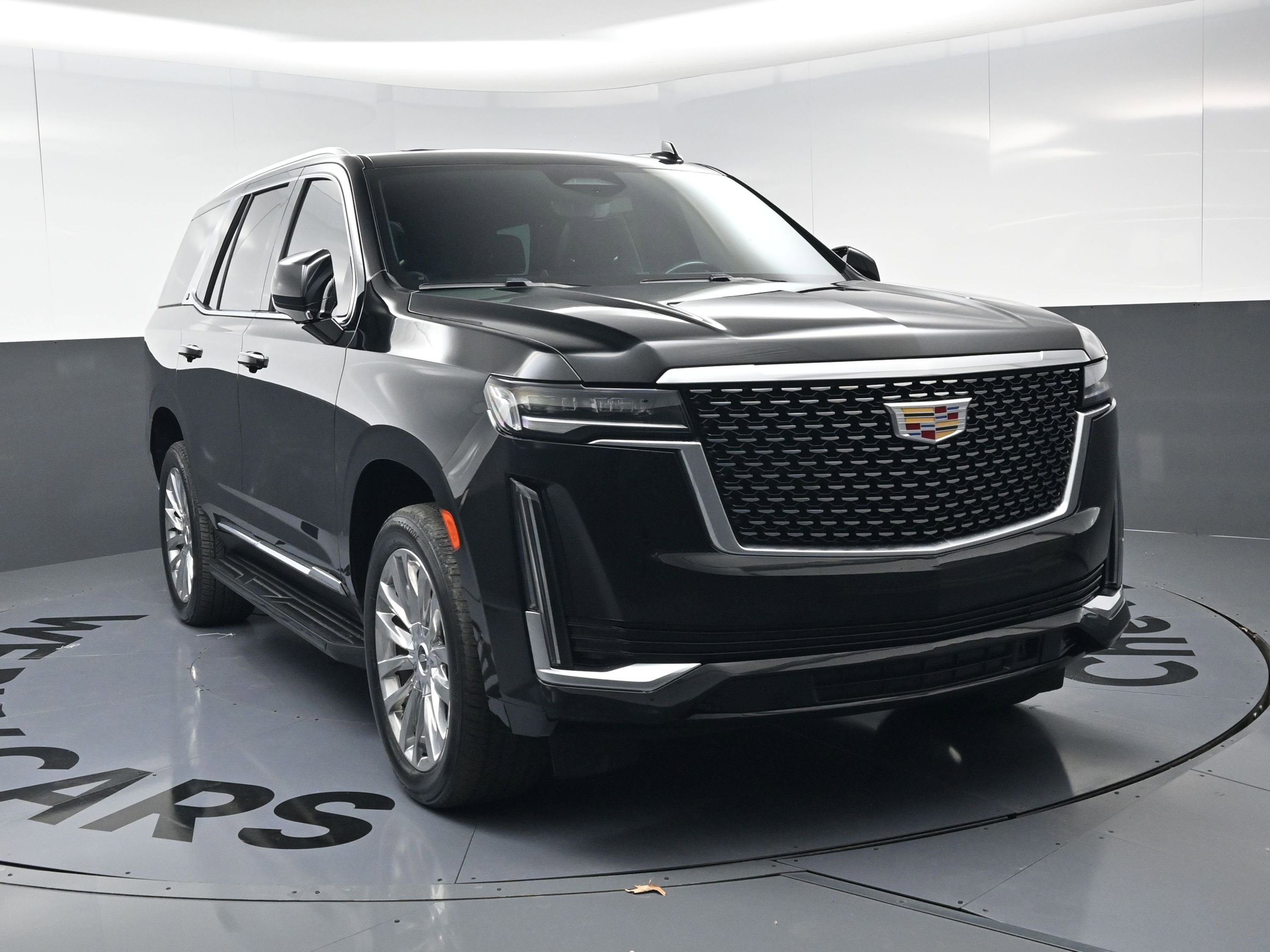 Used 2021 Cadillac Escalade Premium Luxury image 3