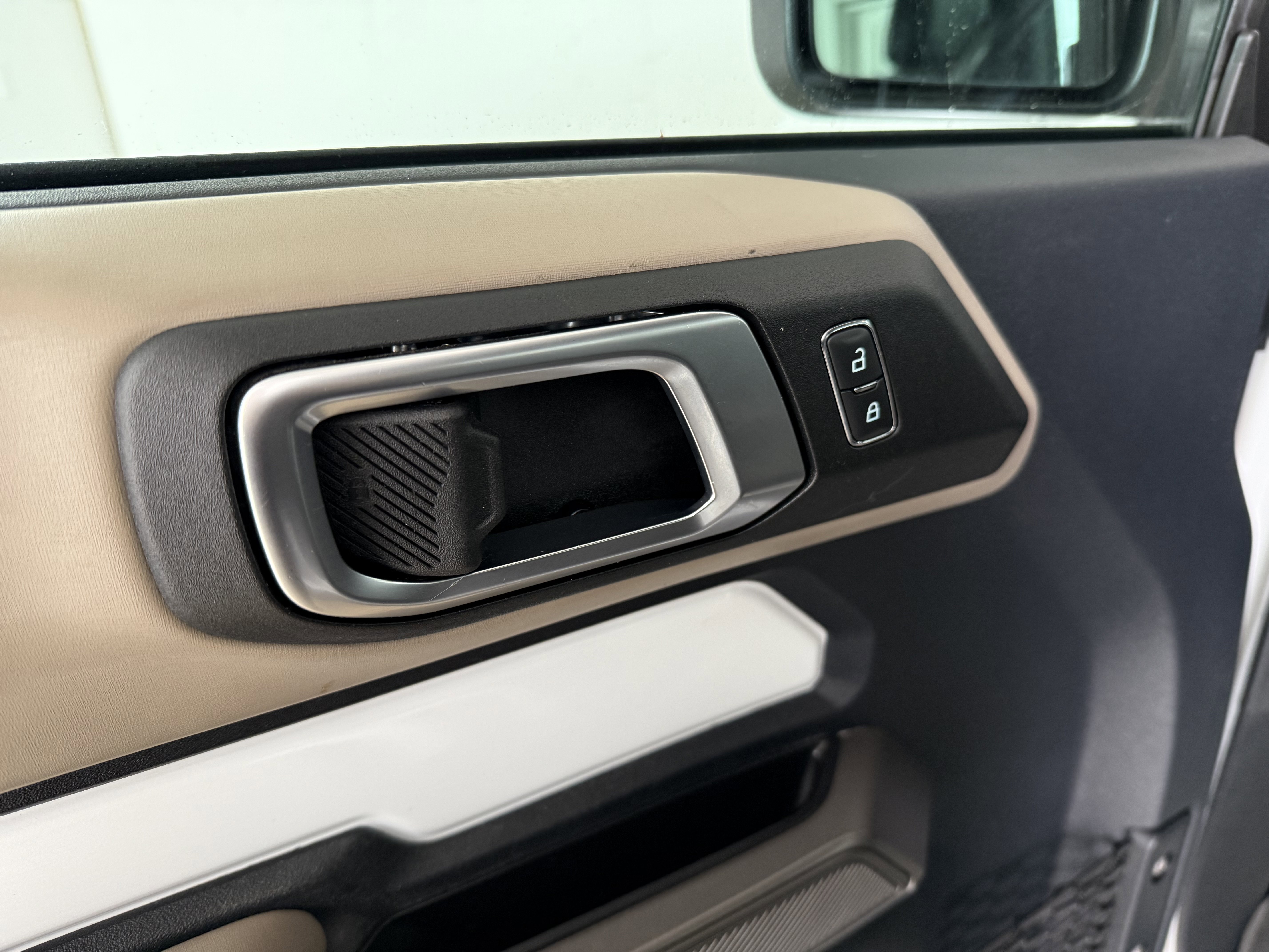 Used 2022 Ford Bronco Wildtrak image 18