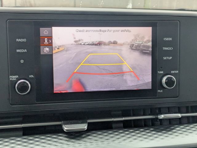 Used 2023 Kia Carnival LX image 22