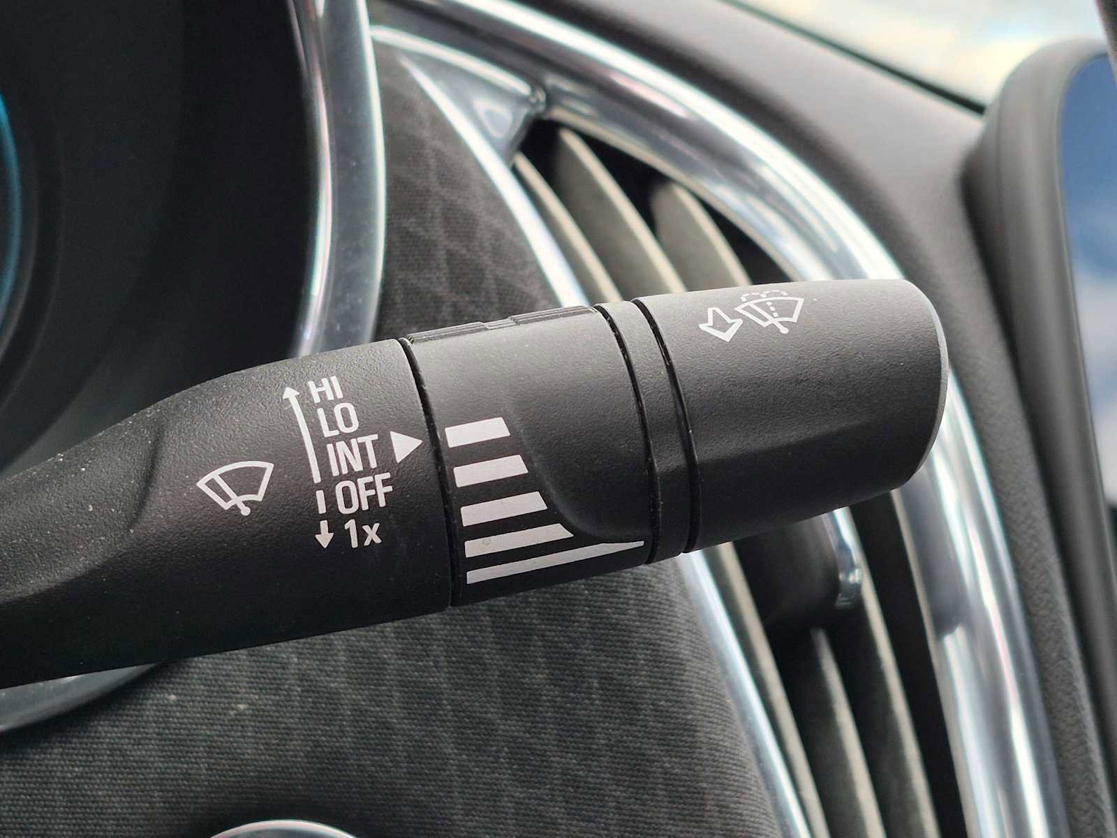 Used 2018 Chevrolet Malibu LT FWD image 21