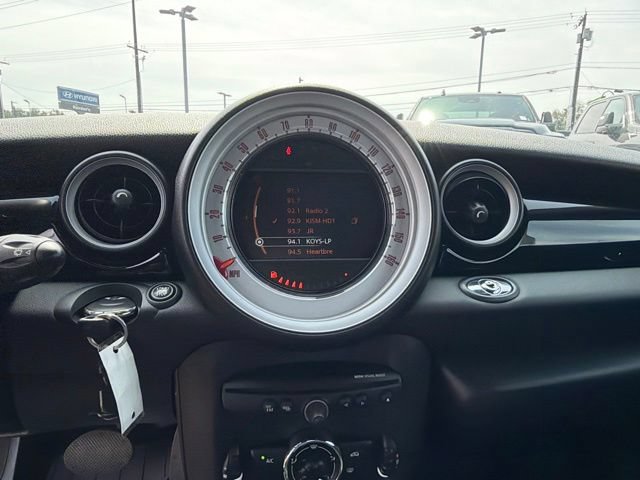 Used 2013 MINI Cooper Roadster FWD image 23