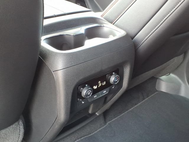 Used 2026 Chevrolet Traverse RS FWD image 16