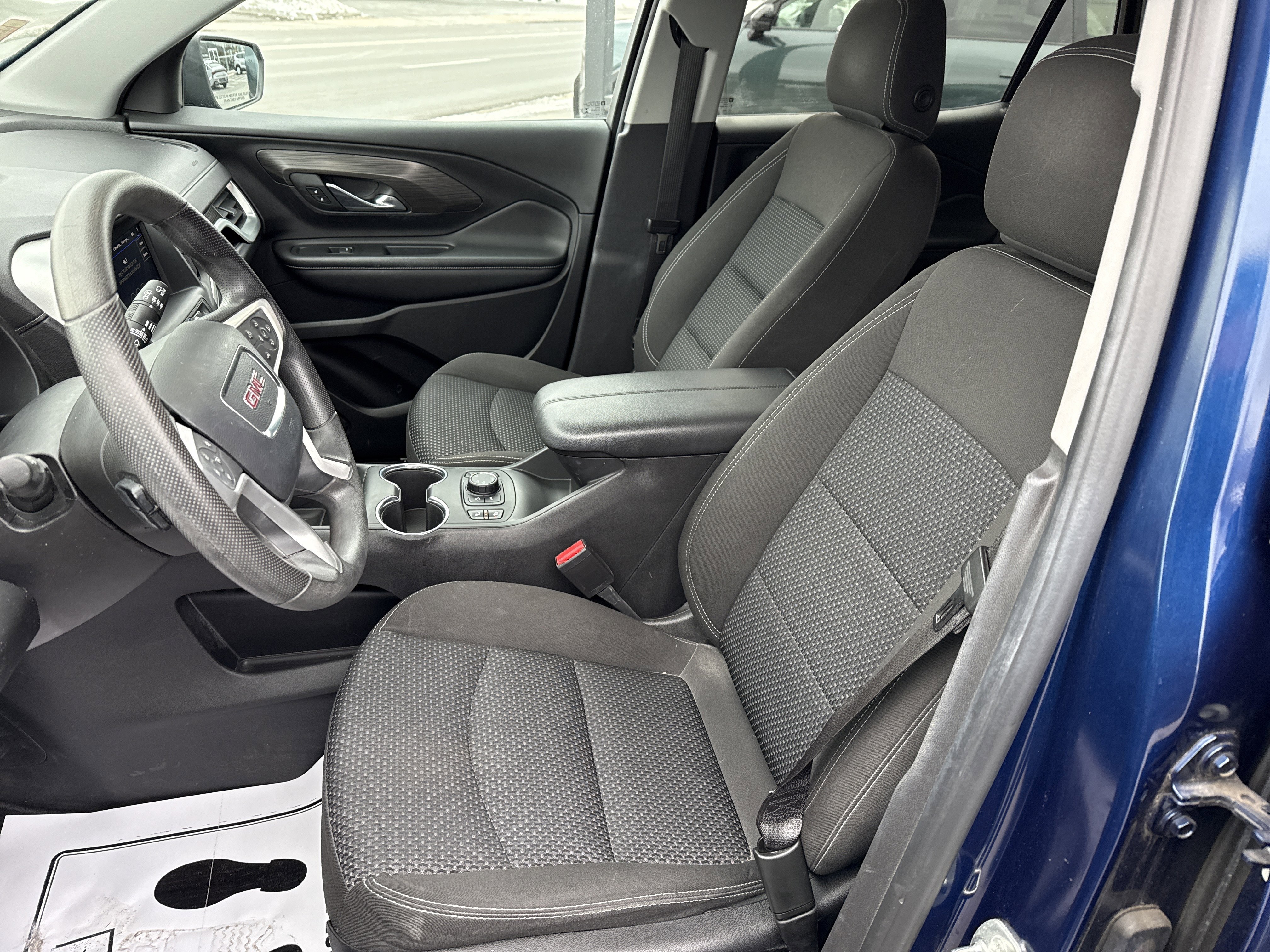 Used 2023 GMC Terrain SLE w/ Driver Convenience Package image 12