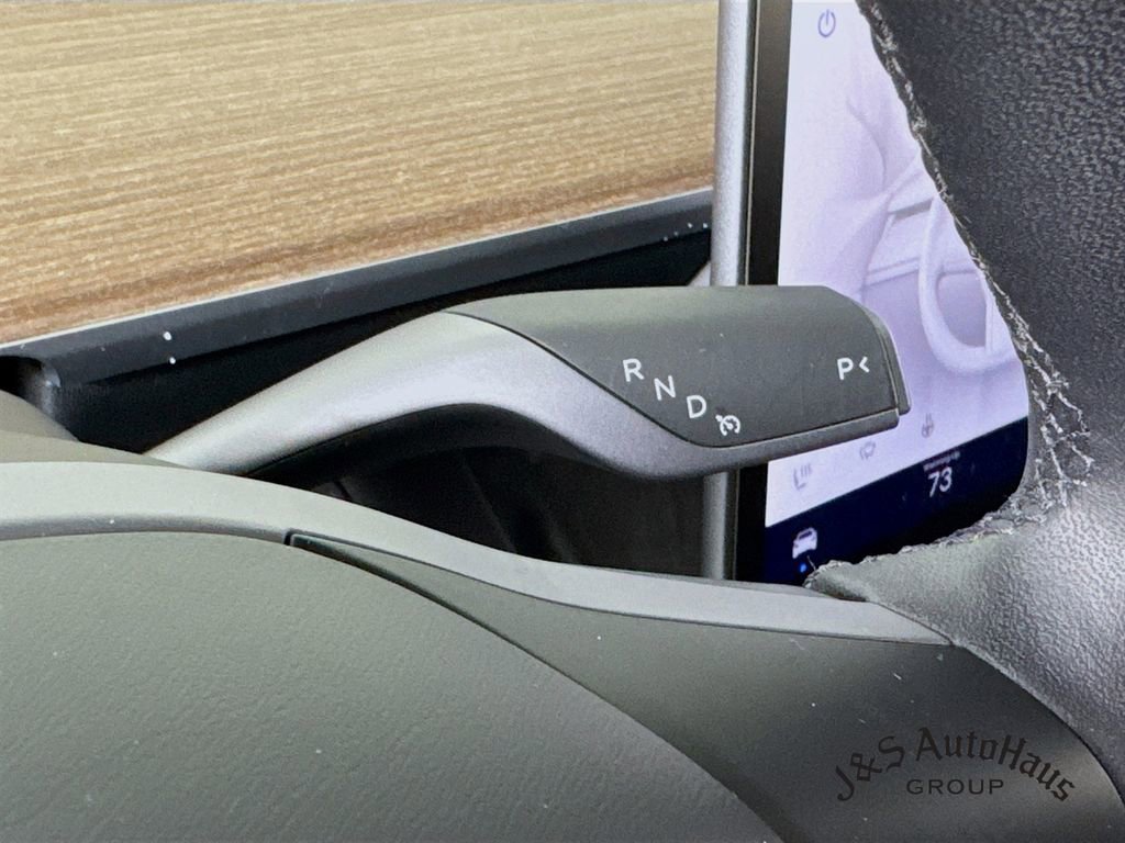 Used 2025 Tesla Model Y Long Range image 22