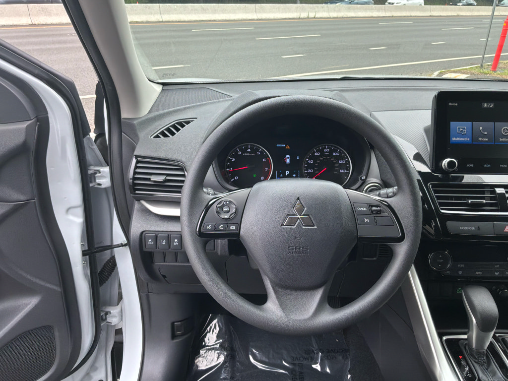 New 2025 Mitsubishi Eclipse Cross LE AWD/4WD image 11