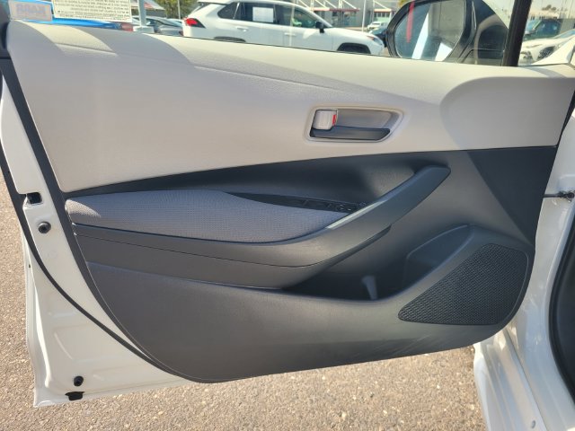 Used 2022 Toyota Corolla LE FWD image 18