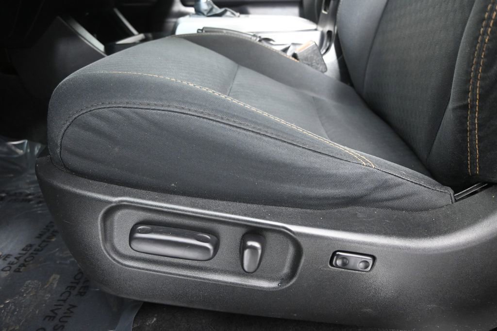 Used 2020 Toyota Tacoma SR5 AWD/4WD image 21