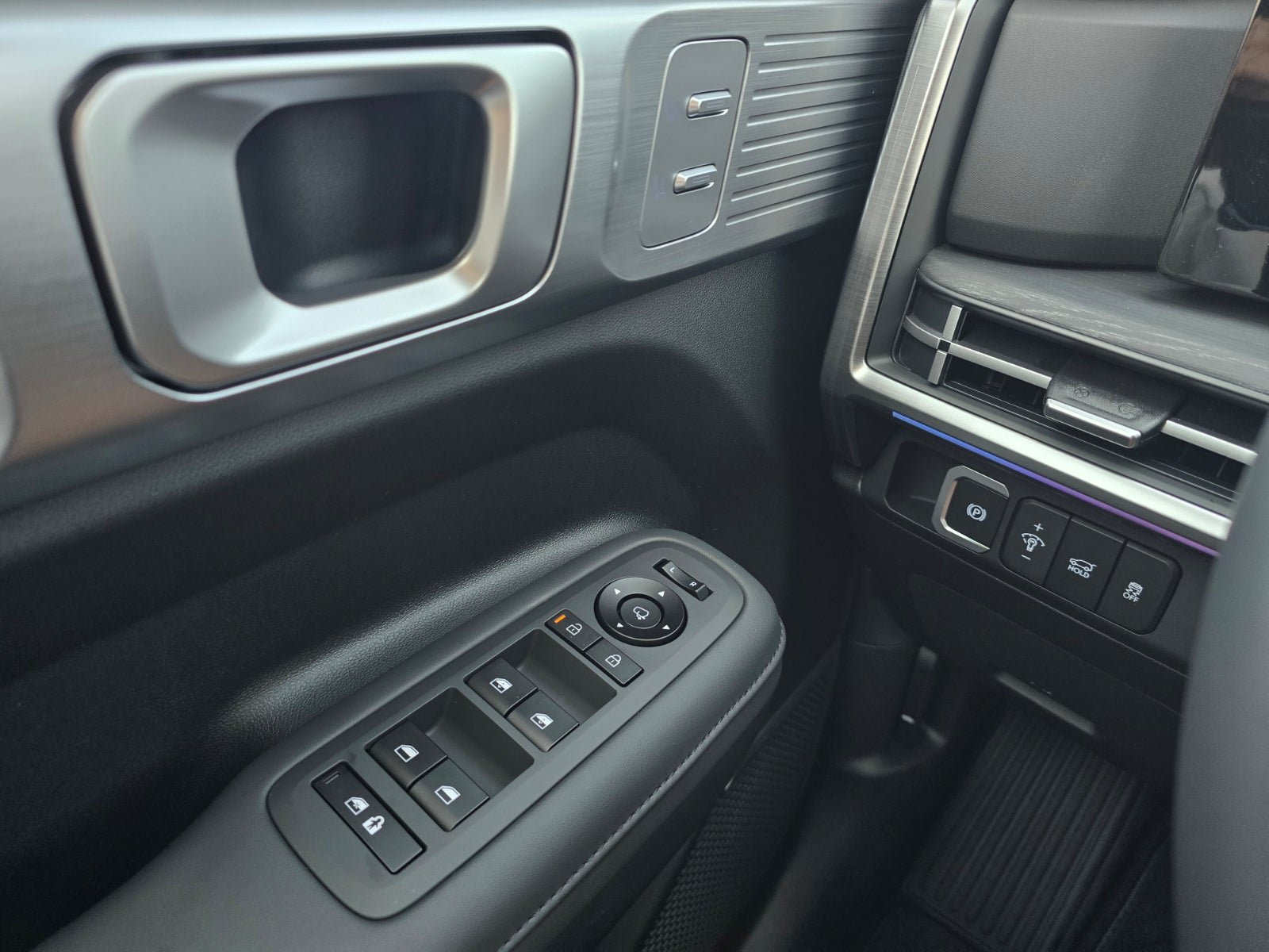 New 2027 Hyundai Santa Fe Limited FWD image 22