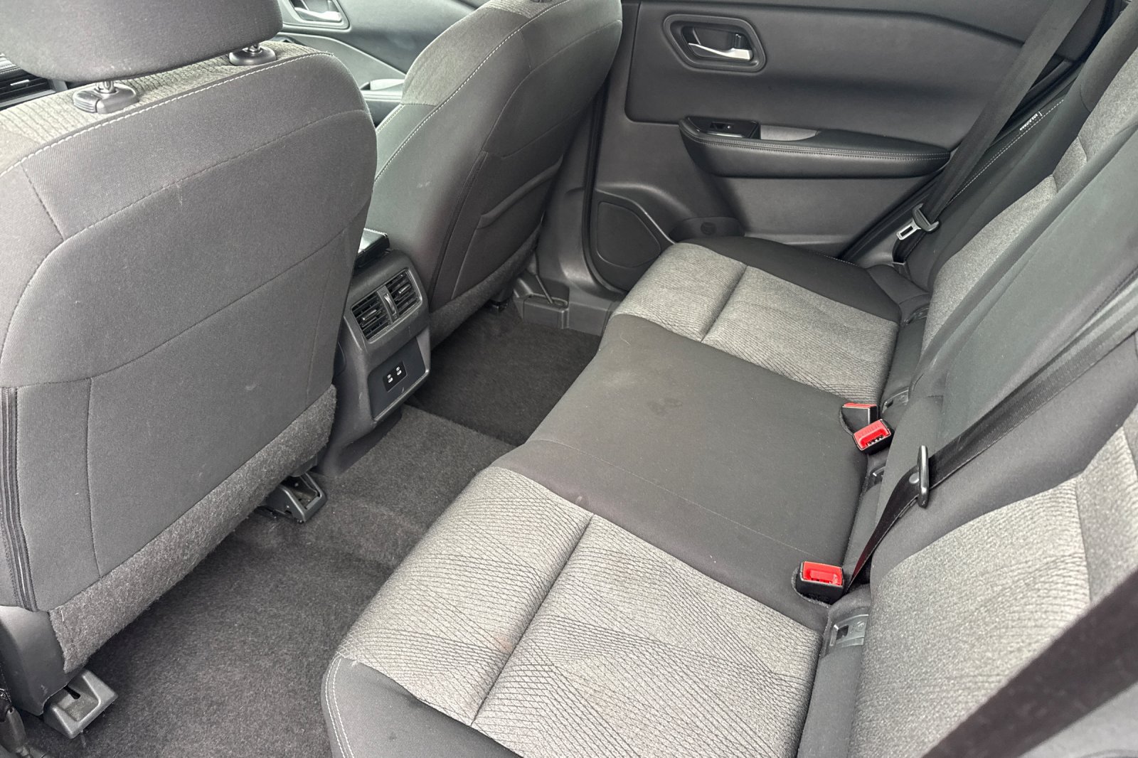 Certified 2024 Nissan Rogue SV FWD image 15