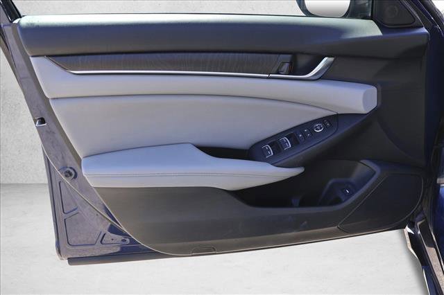 Used 2018 Honda Accord EX image 12