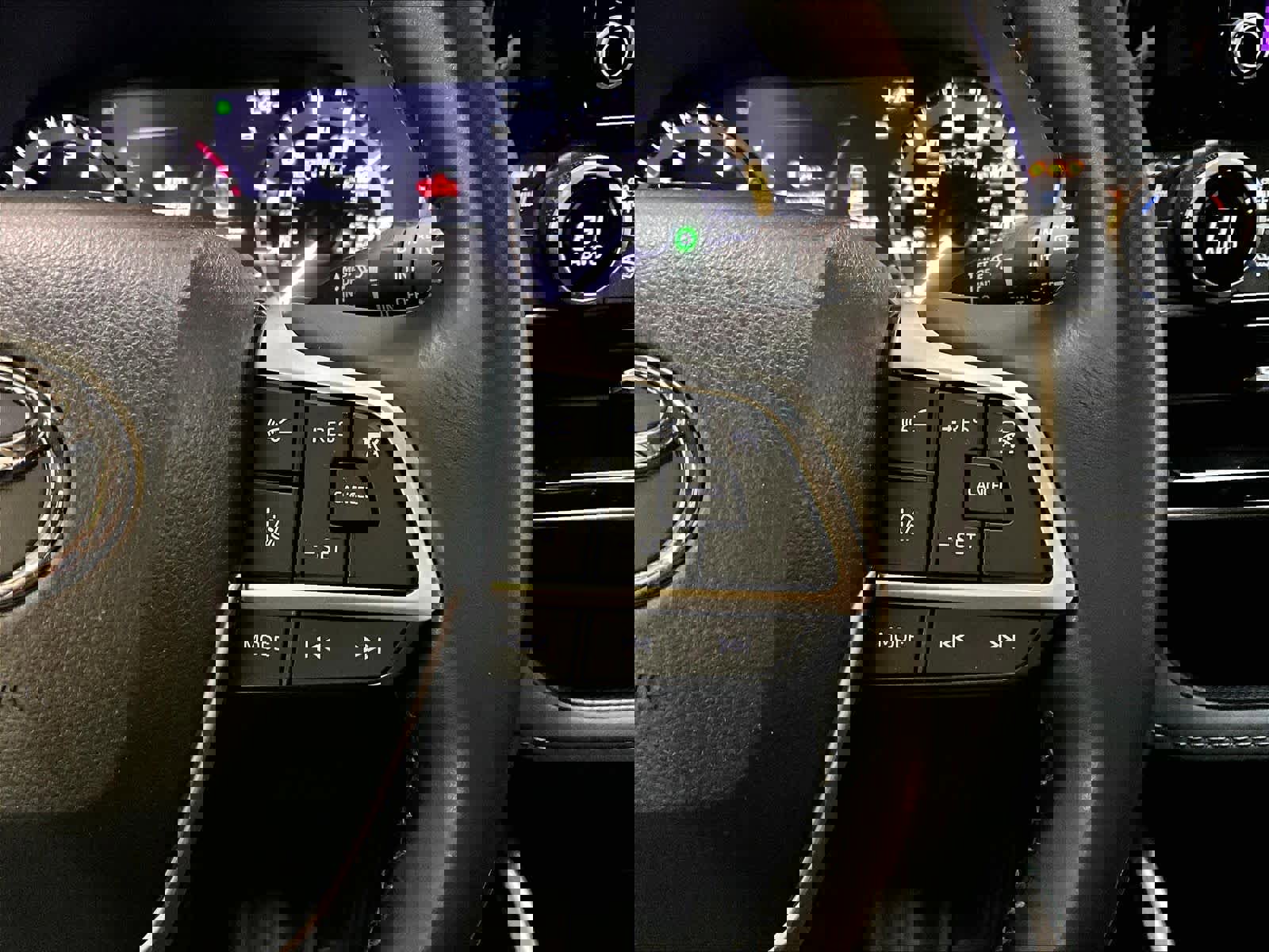 Used 2023 Toyota Highlander XLE image 25