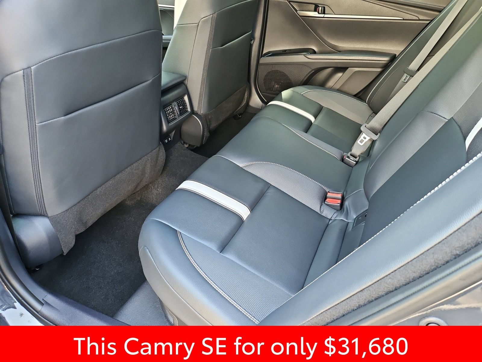 Used 2025 Toyota Camry SE FWD image 33