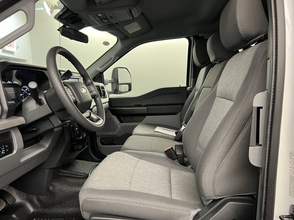 New 2025 Ford F550 4x4 Supercab Super Duty image 23