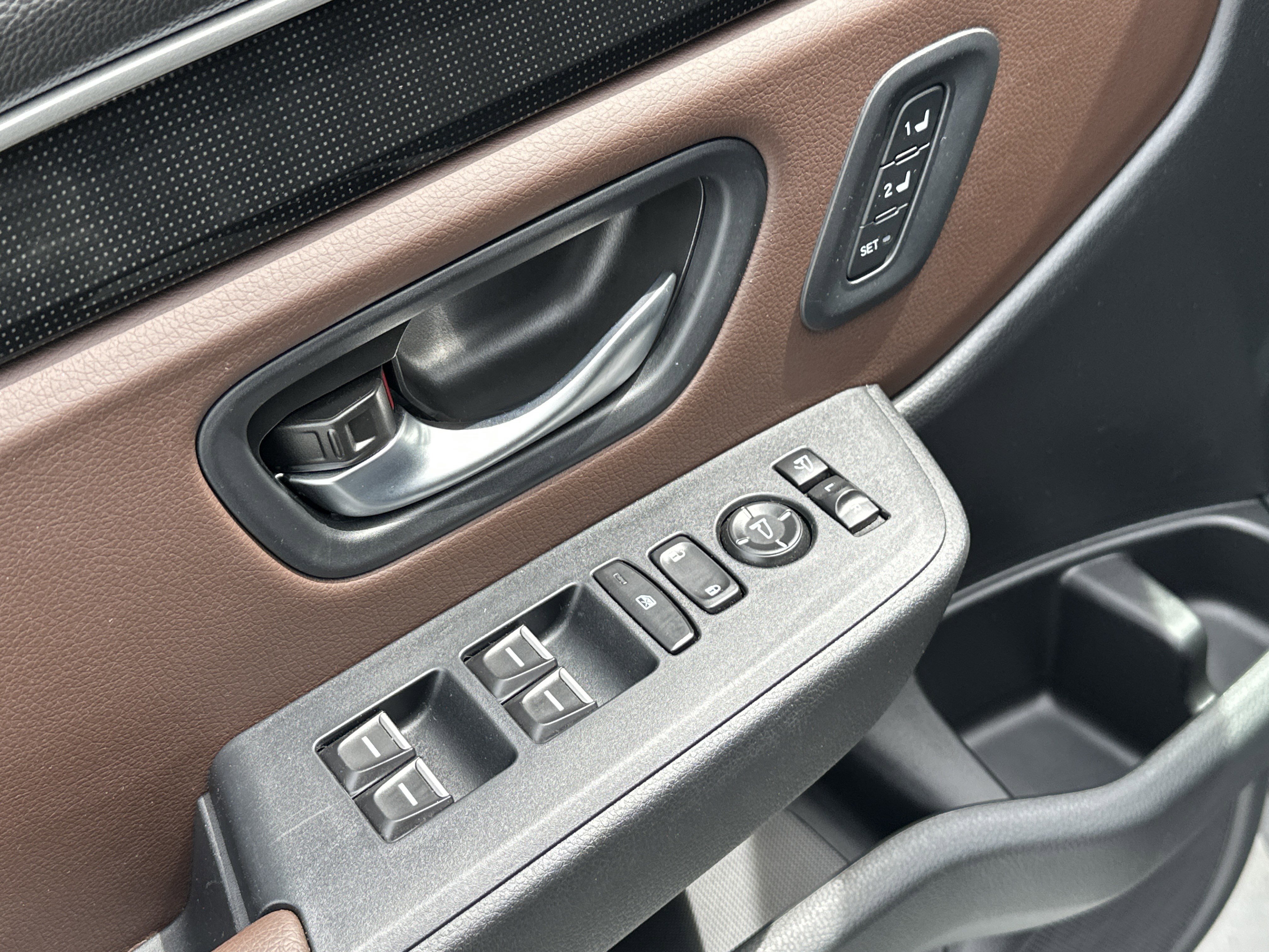 Used 2025 Honda Pilot Elite image 15