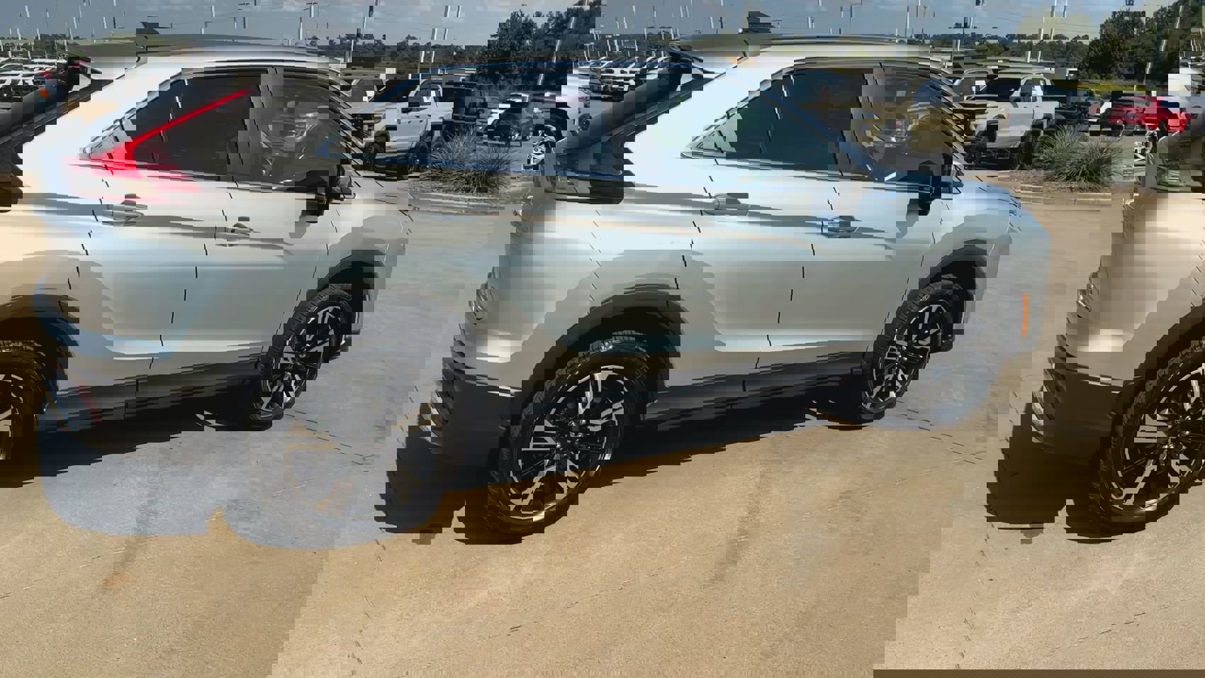 Used 2024 Mitsubishi Eclipse Cross SE image 9