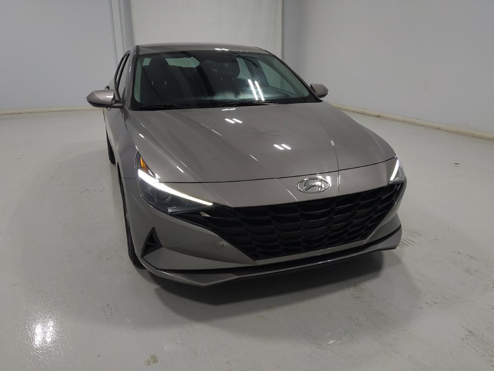 Used 2023 Hyundai Elantra SEL FWD image 14