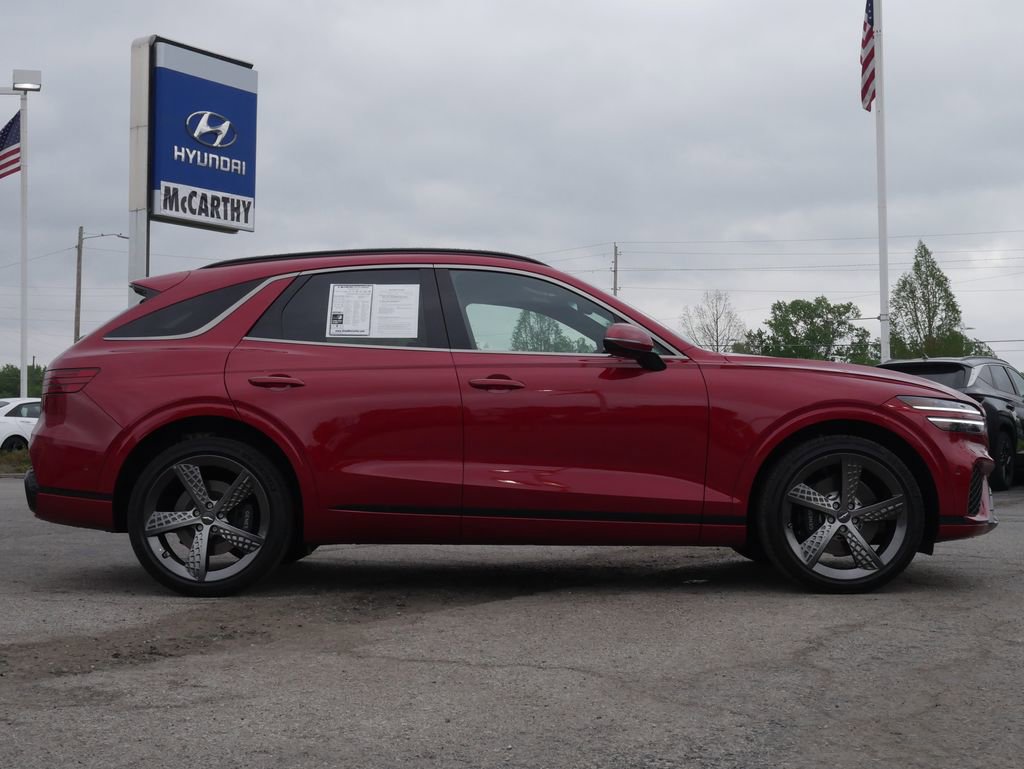 Used 2025 Genesis GV70 3.5T Sport w/ Sport Prestige Package AWD/4WD image 21