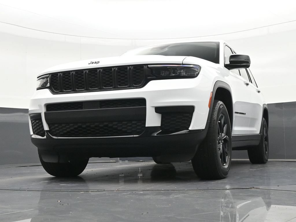 Used 2024 Jeep Grand Cherokee L Altitude AWD/4WD image 35